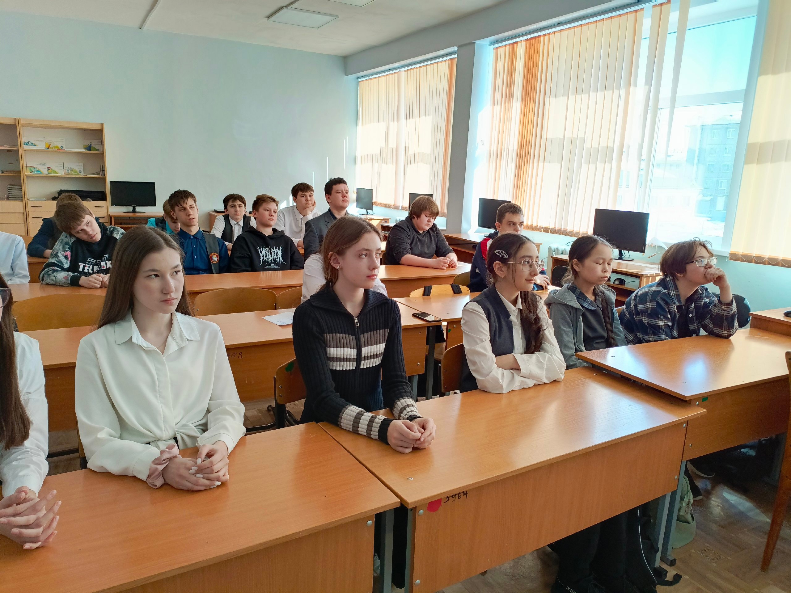 Ученики 8б класса 19 апреля посмотрели фильм «Правда о геноциде советского народа 1941-1945 гг»..