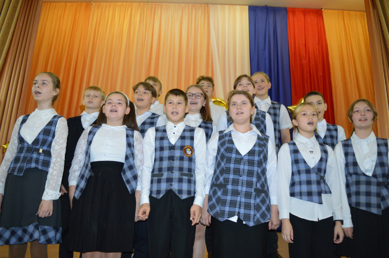 5 октября в МОУ &quot;СОШ N 13&quot; г. Воркуты, в рамках акции #Благодарю, прошёл концерт &quot;Примите поздравления&quot;, посвящённый Дню учителя..