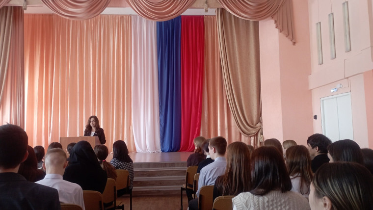 Сегодня прошла профориентационная встреча с представителями ВоркутаУголь для учащихся среднего и старшего звена..
